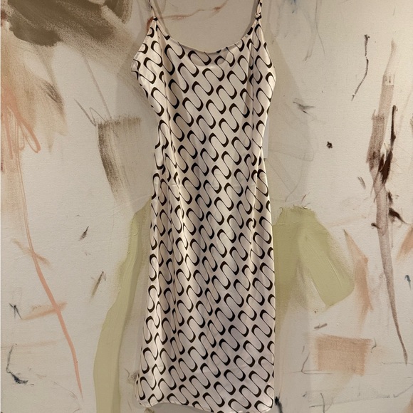 NWT Reformation Rhea Silk Dress in Frequency - Picture 4 of 5